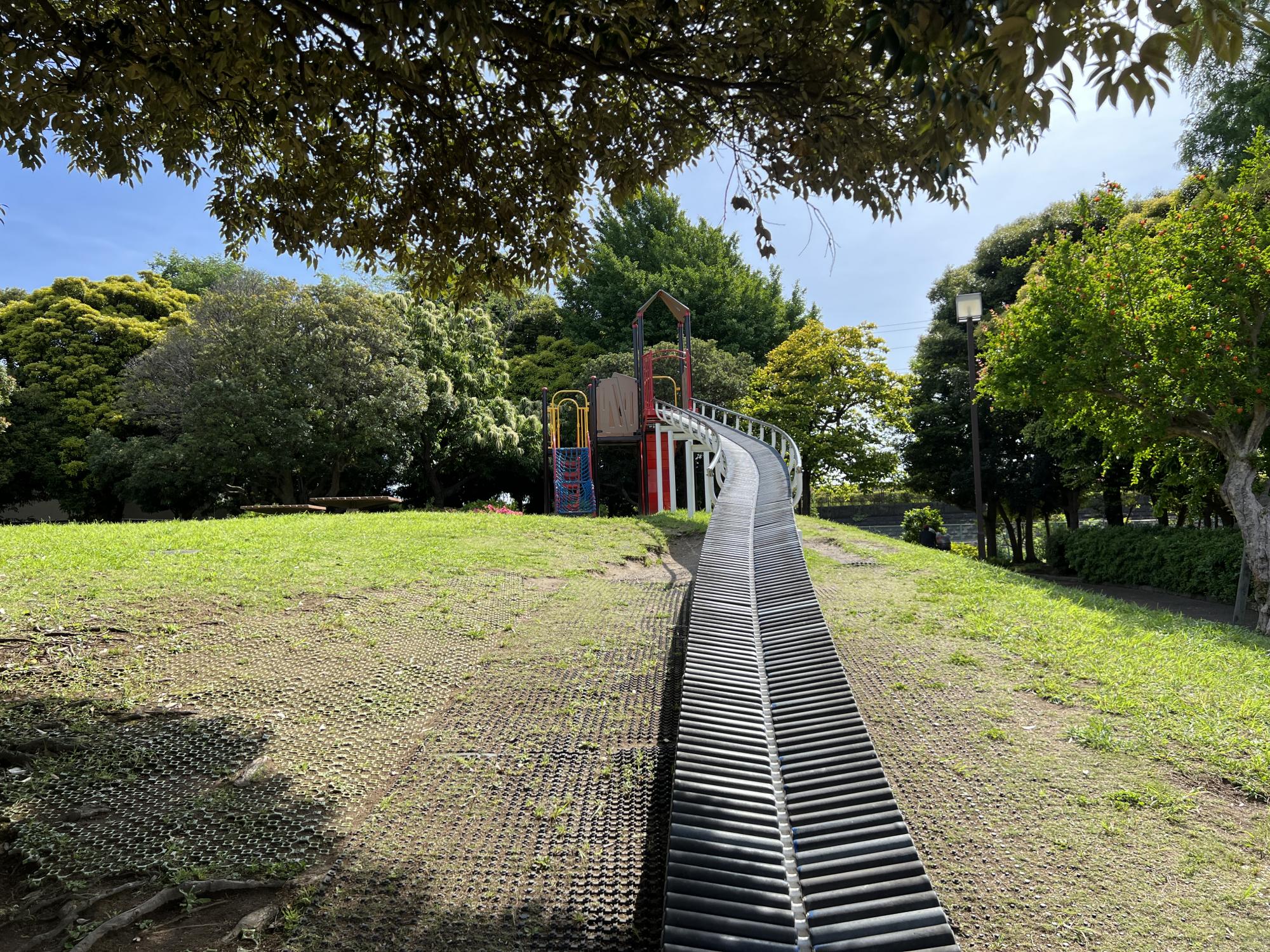 雷（いかずち）公園