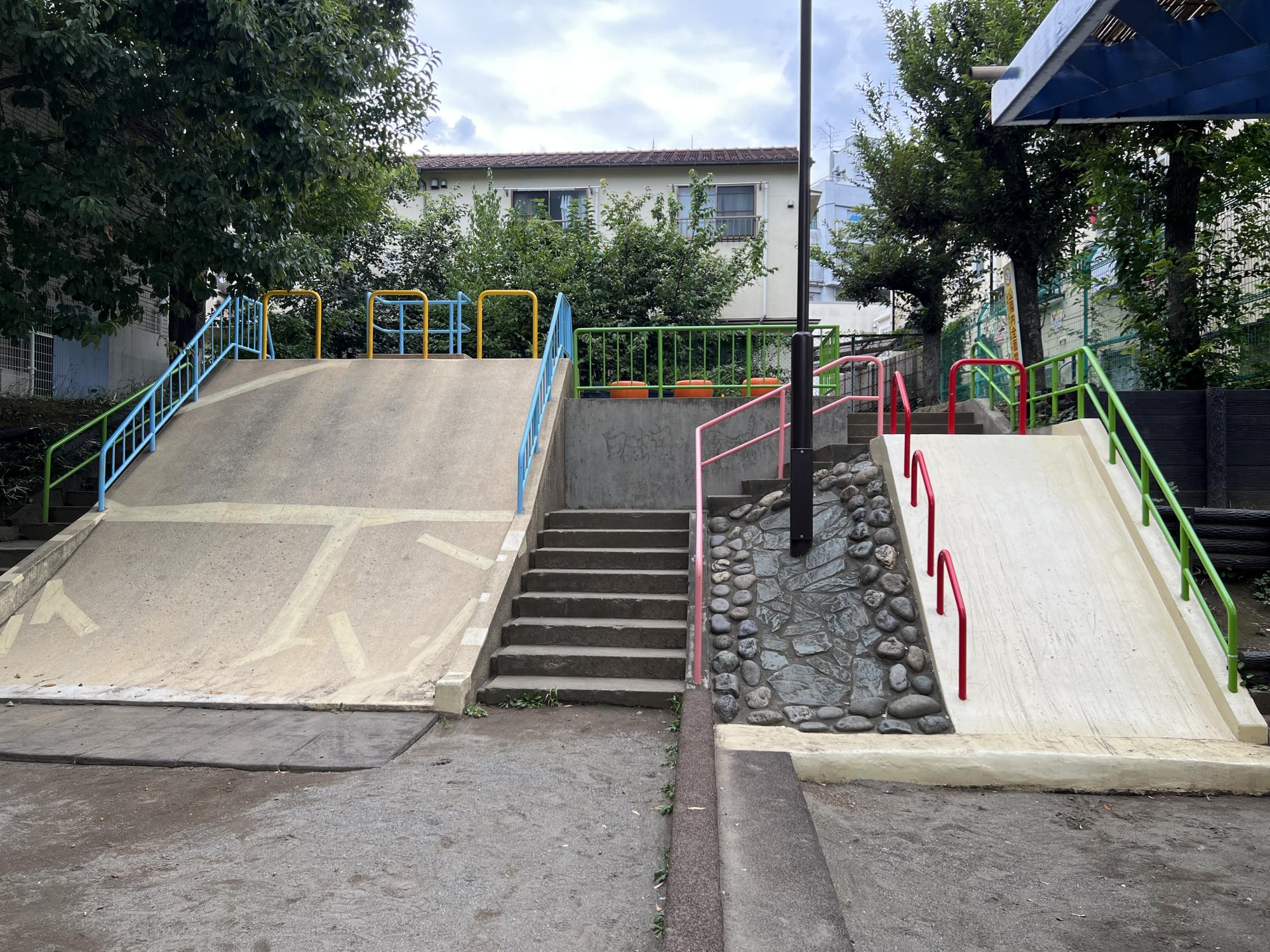 新宿区立早稲田公園