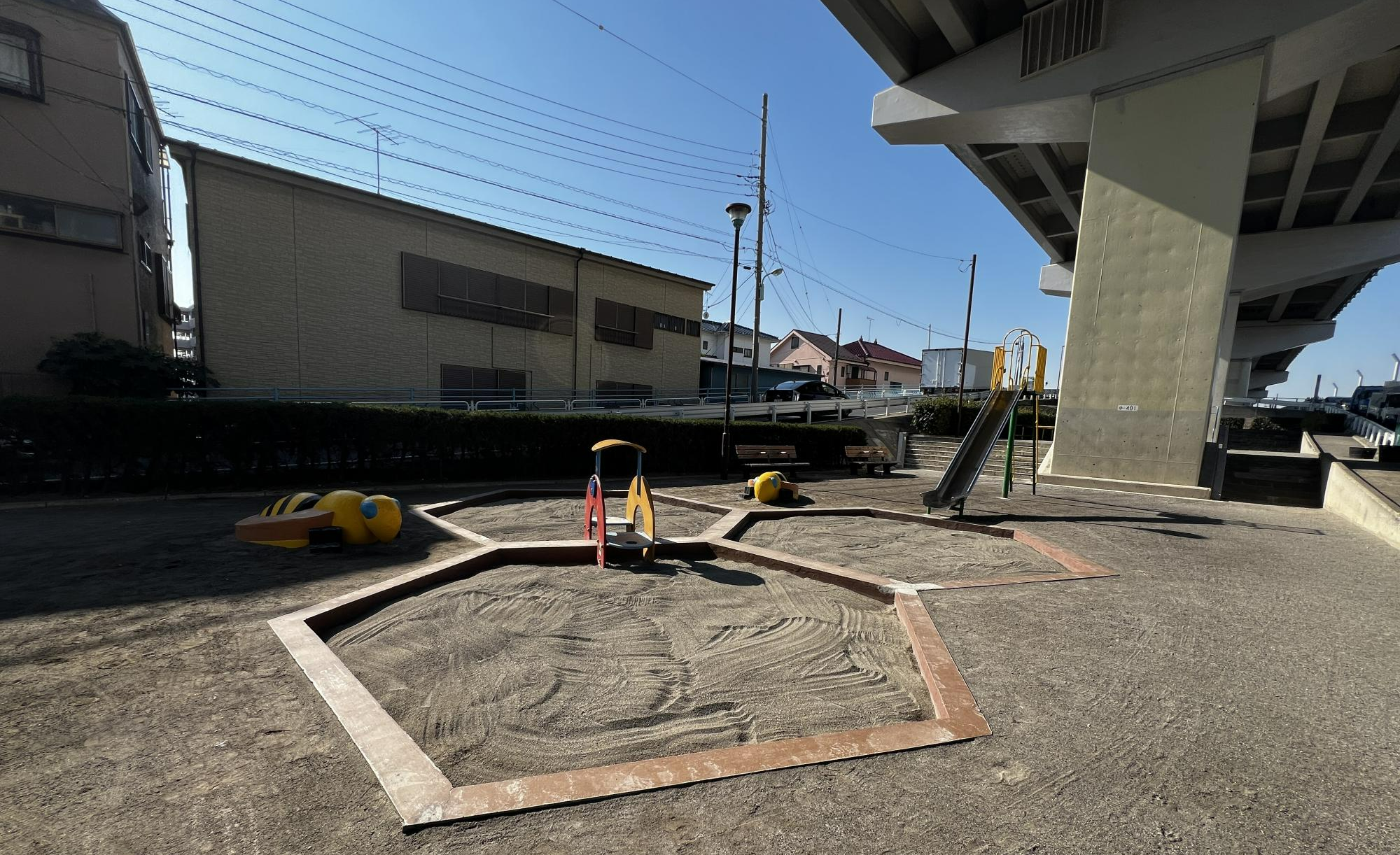 みつばち児童遊園