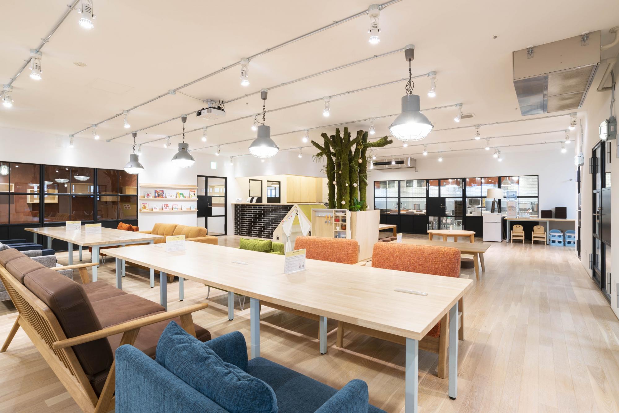 コドモとオヤのコミュニティ広場　ippo（いっぽ）