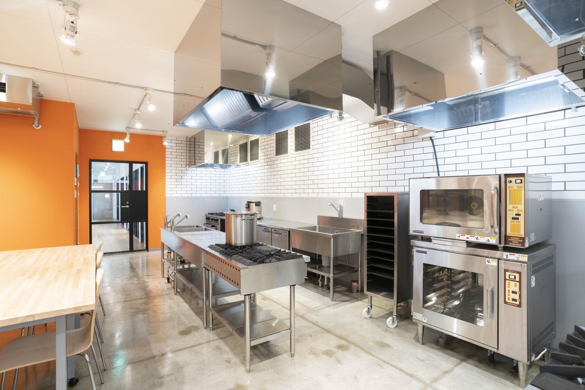 コドモとオヤのコミュニティ広場　ippo（いっぽ）