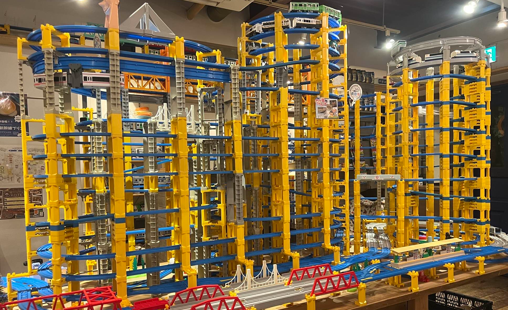 プラレールが走るカフェ子鉄