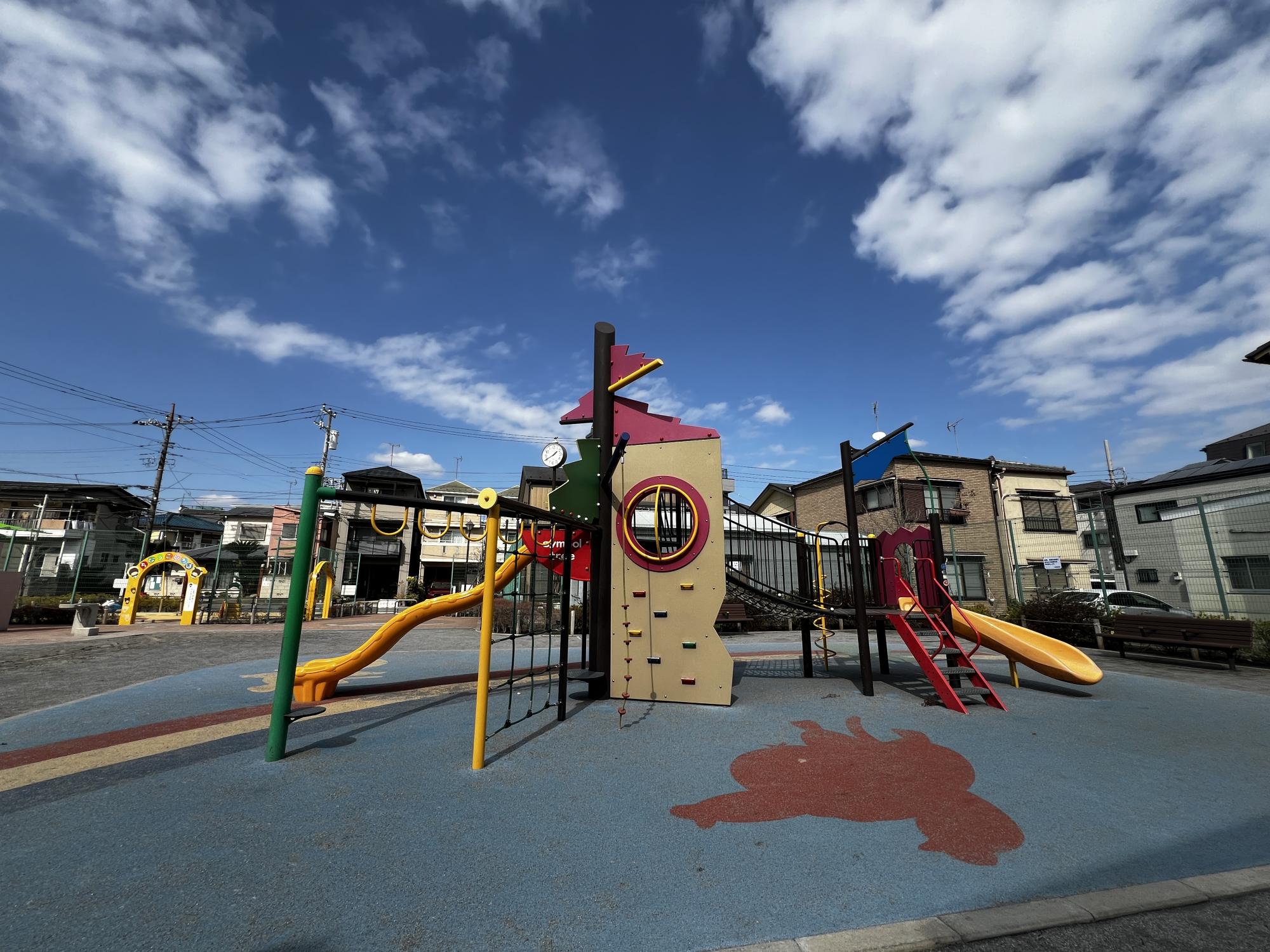 新小岩五丁目公園 （モンチッチ公園）