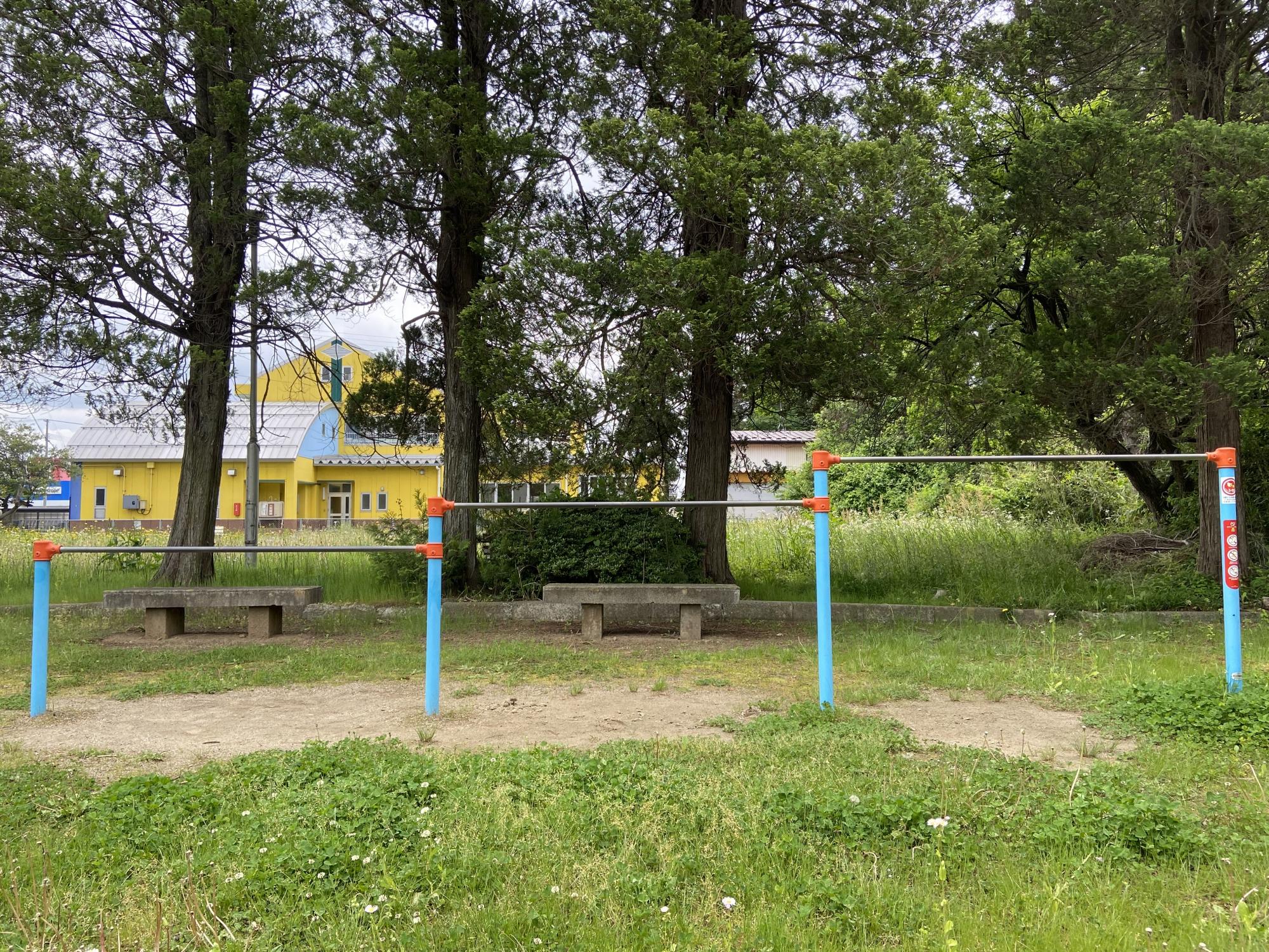 鳥海柳児童公園