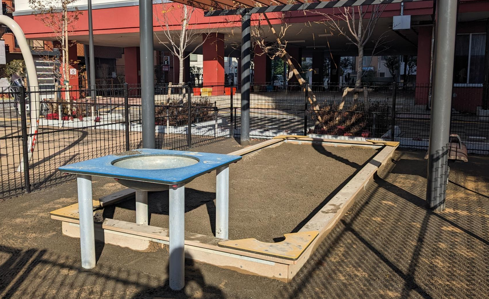 神明都電車庫跡公園