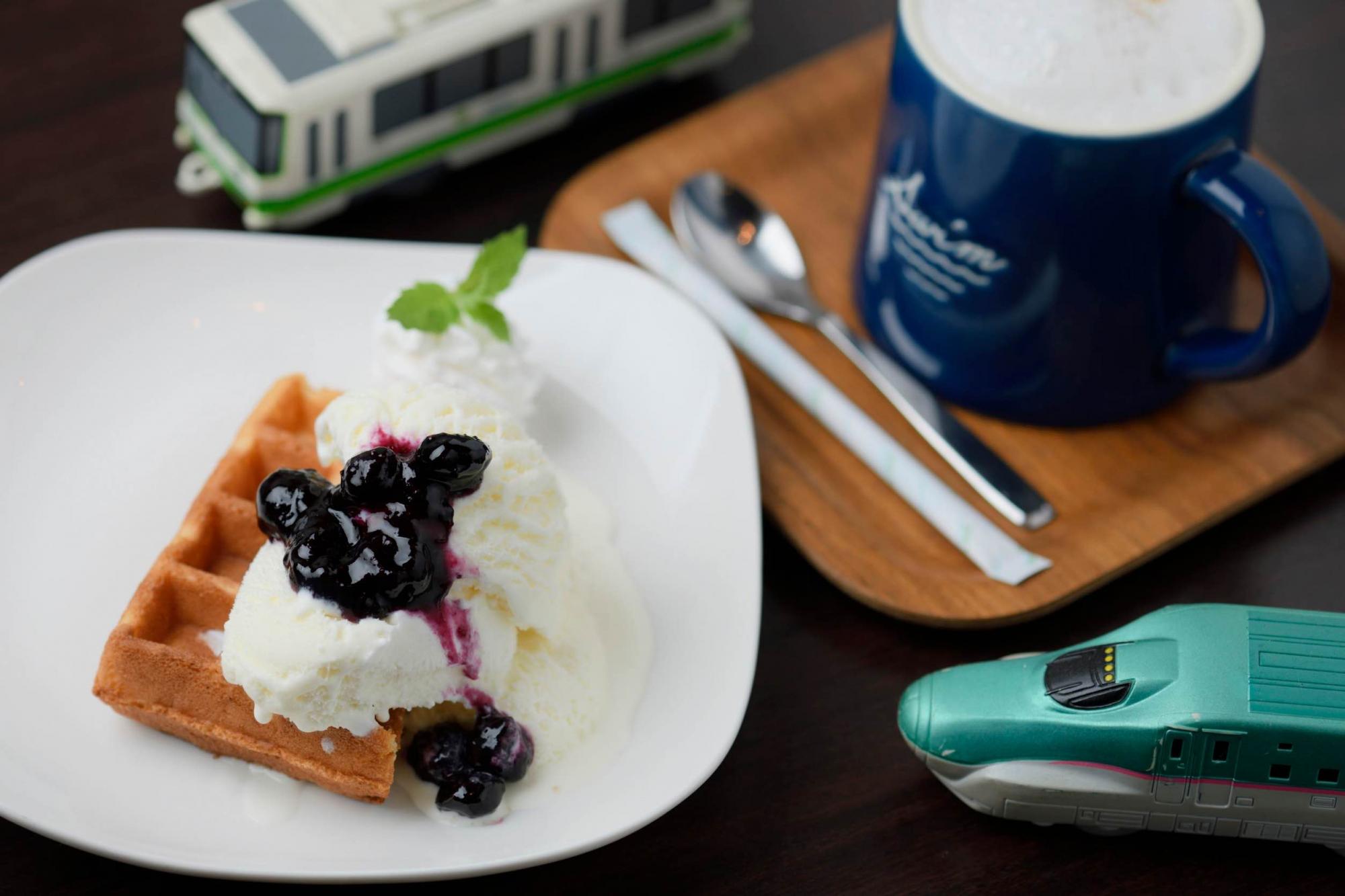 プラレールが走るカフェ子鉄