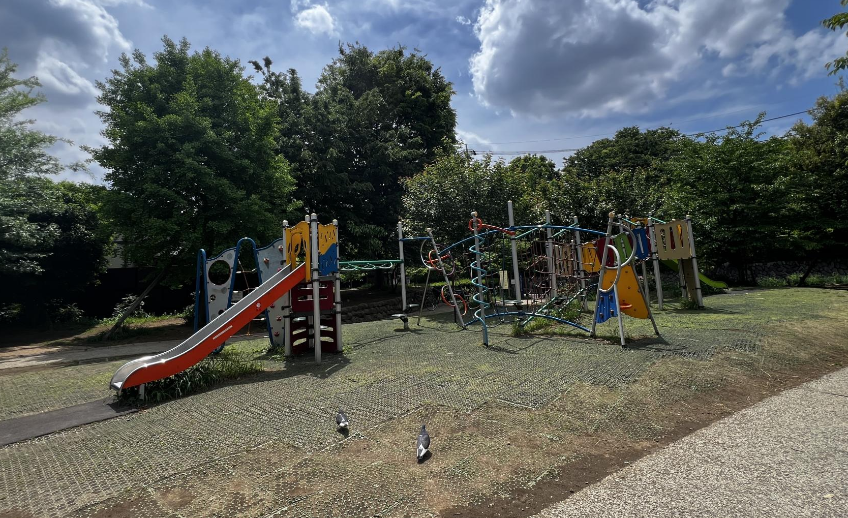 中野区立本二東郷やすらぎ公園