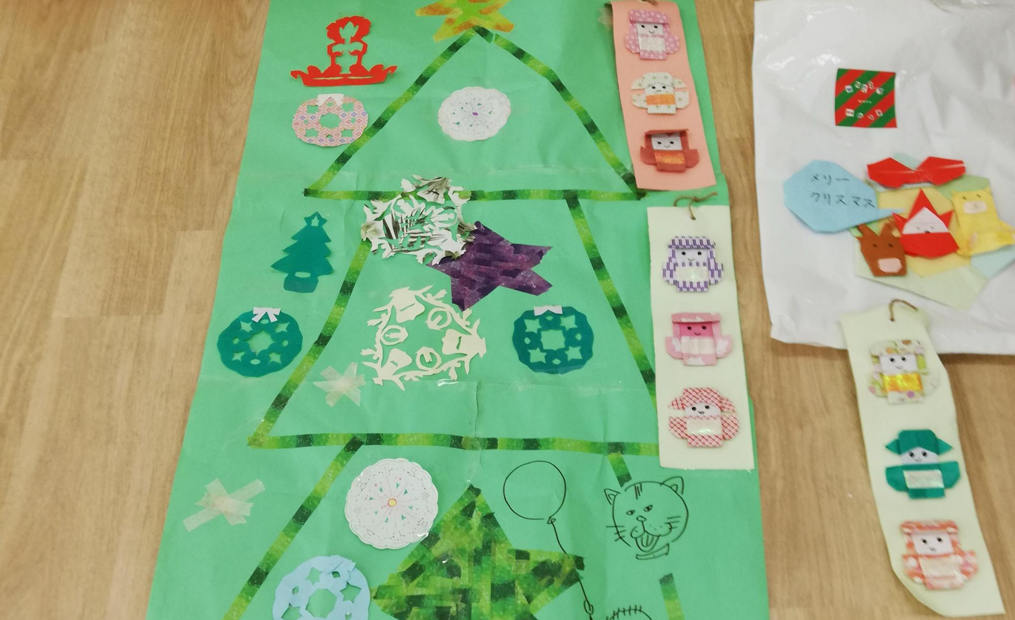 こばとおもちゃのとしょかん