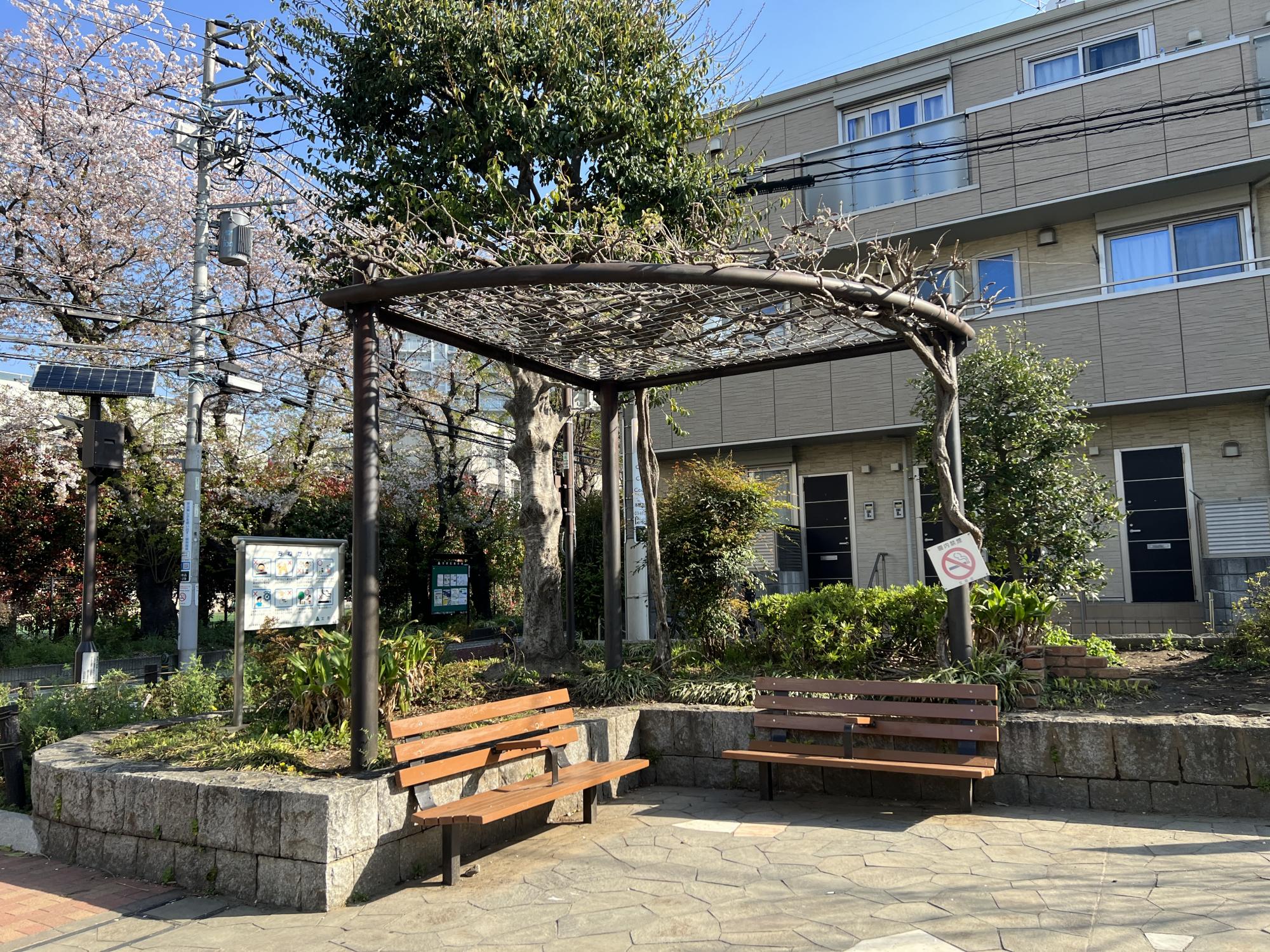 文京区立駕籠町（かごまち）公園