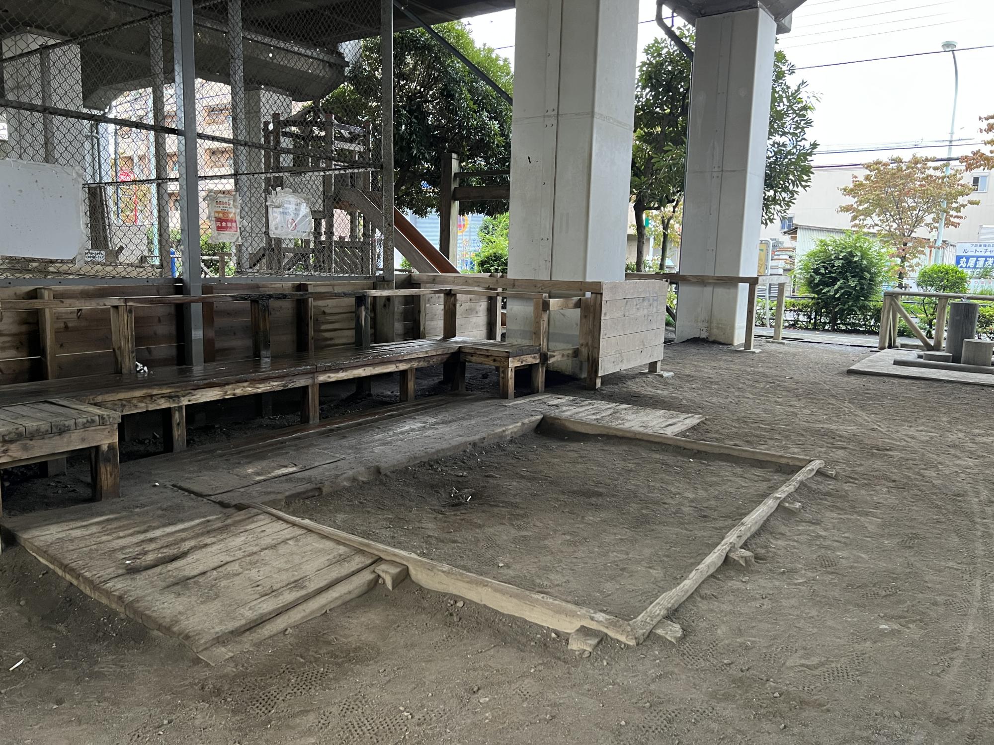 浮間四丁目高架下児童遊園