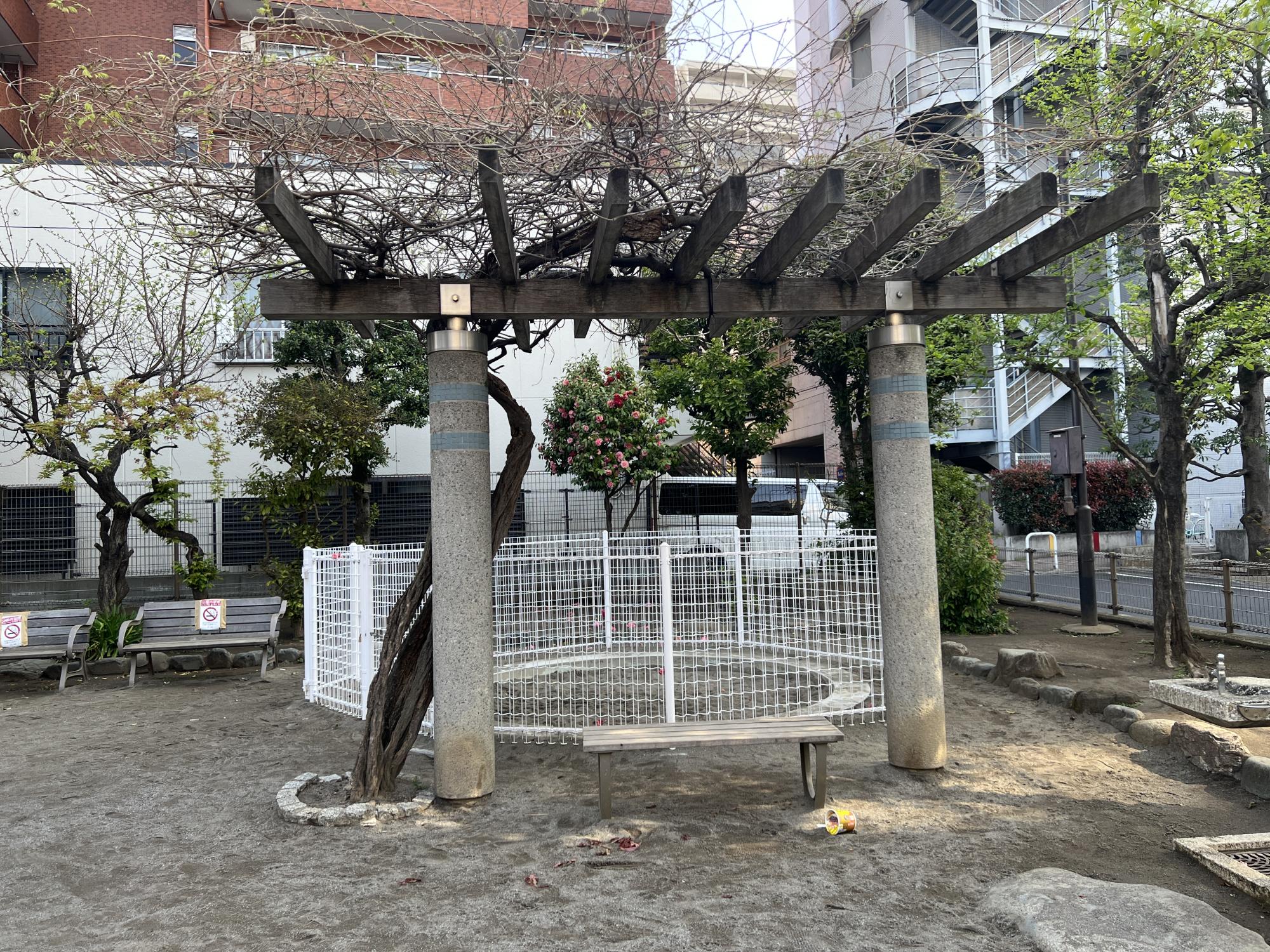 北区立滝野川菊谷(きくたに)児童遊園