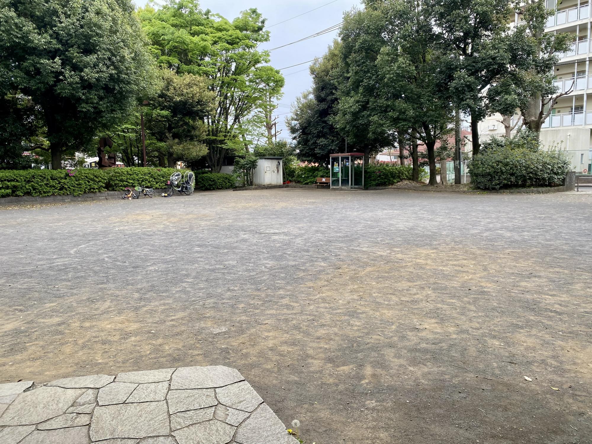 谷戸イチョウ公園