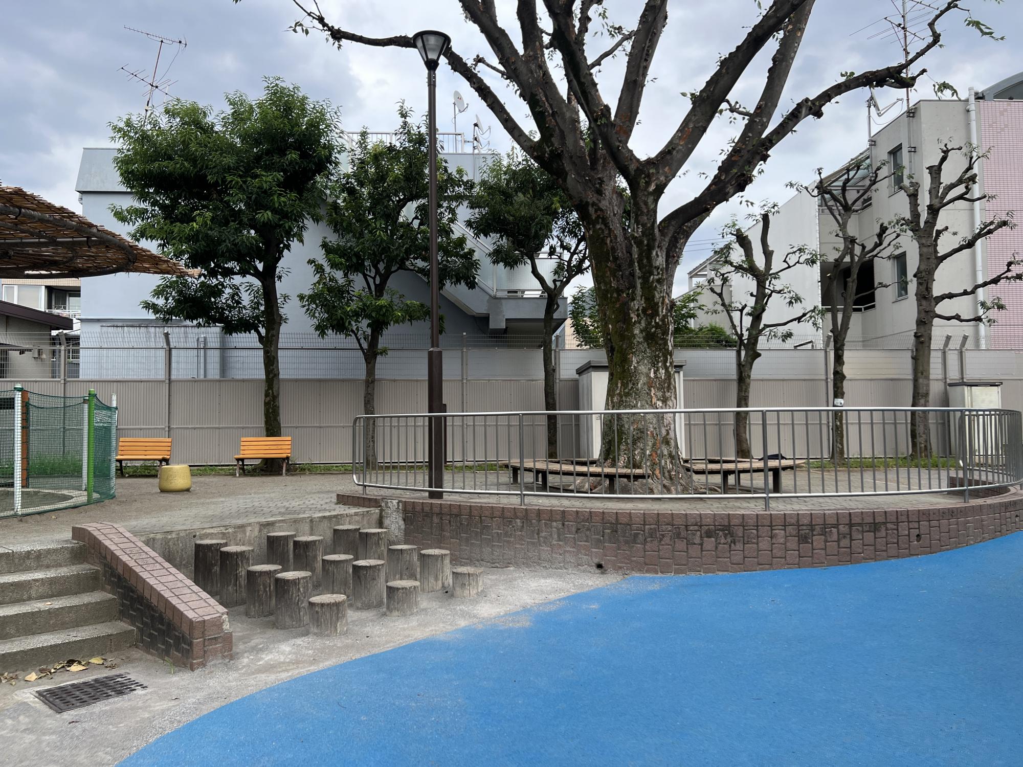 新宿区立矢来公園