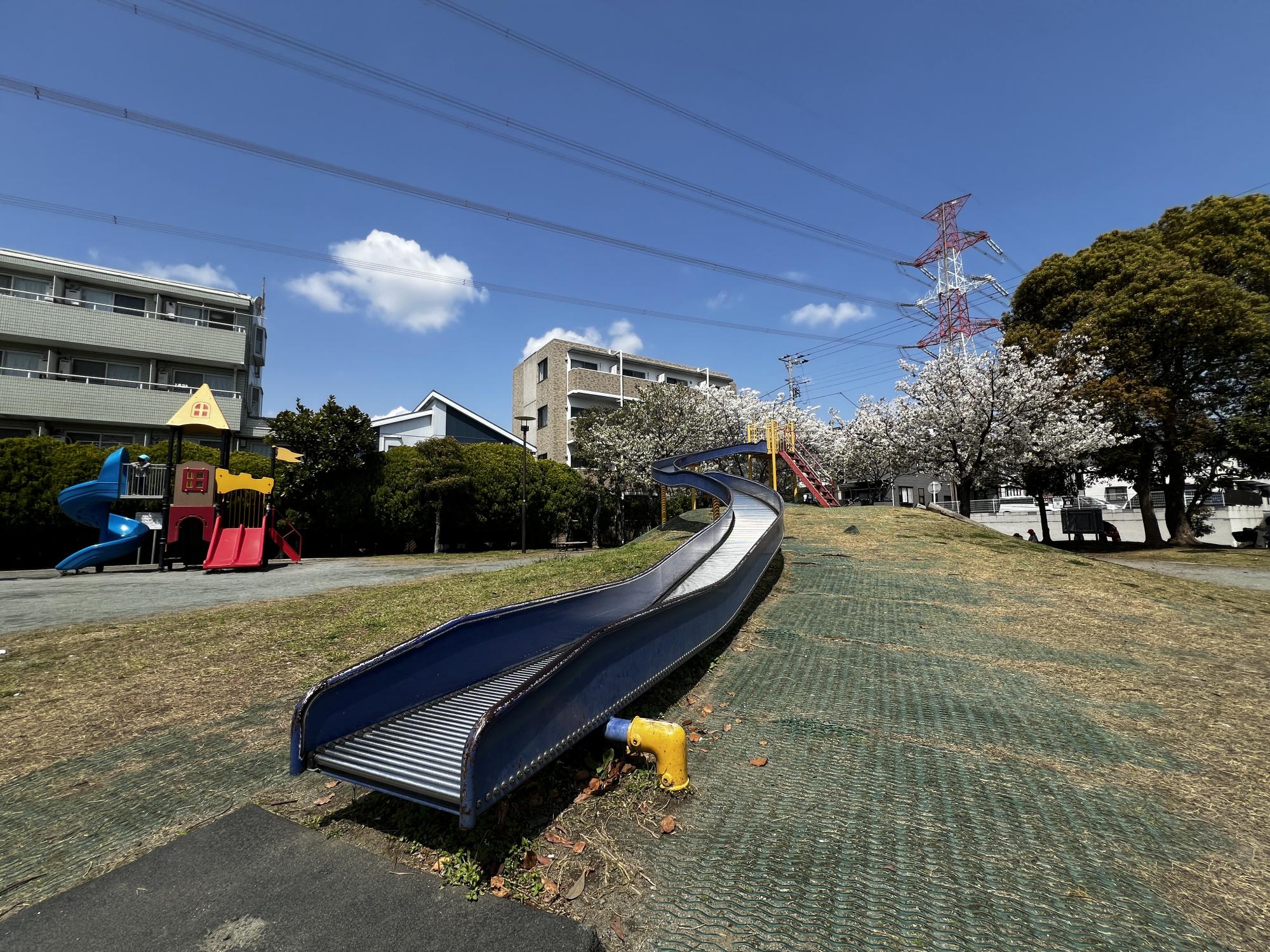 富士見第1街区公園（ローラー公園）