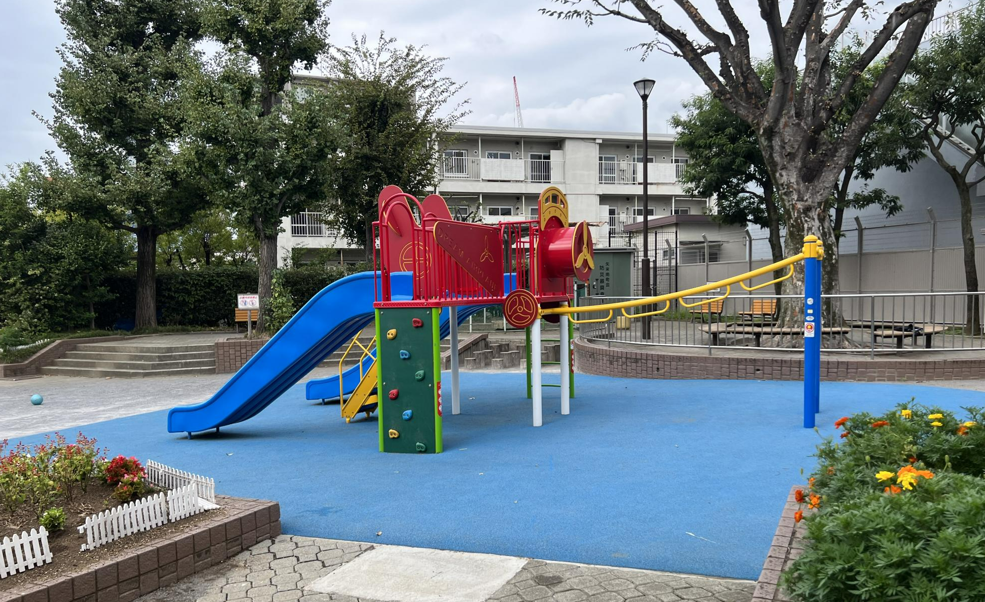 新宿区立矢来公園