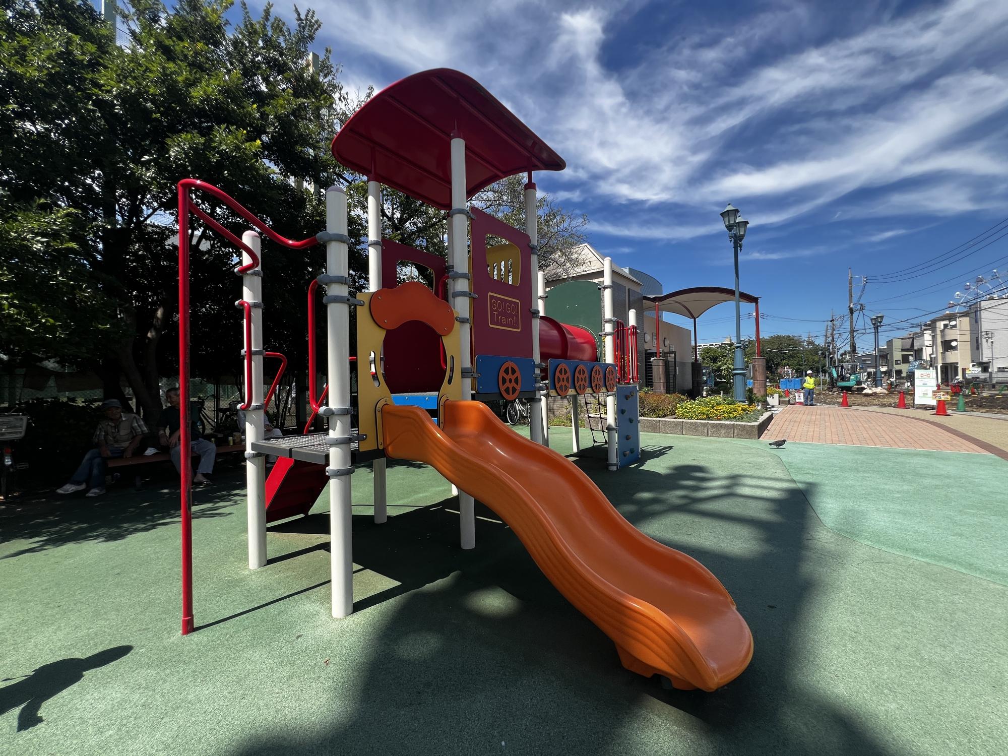荒川区立あらかわ遊園運動場