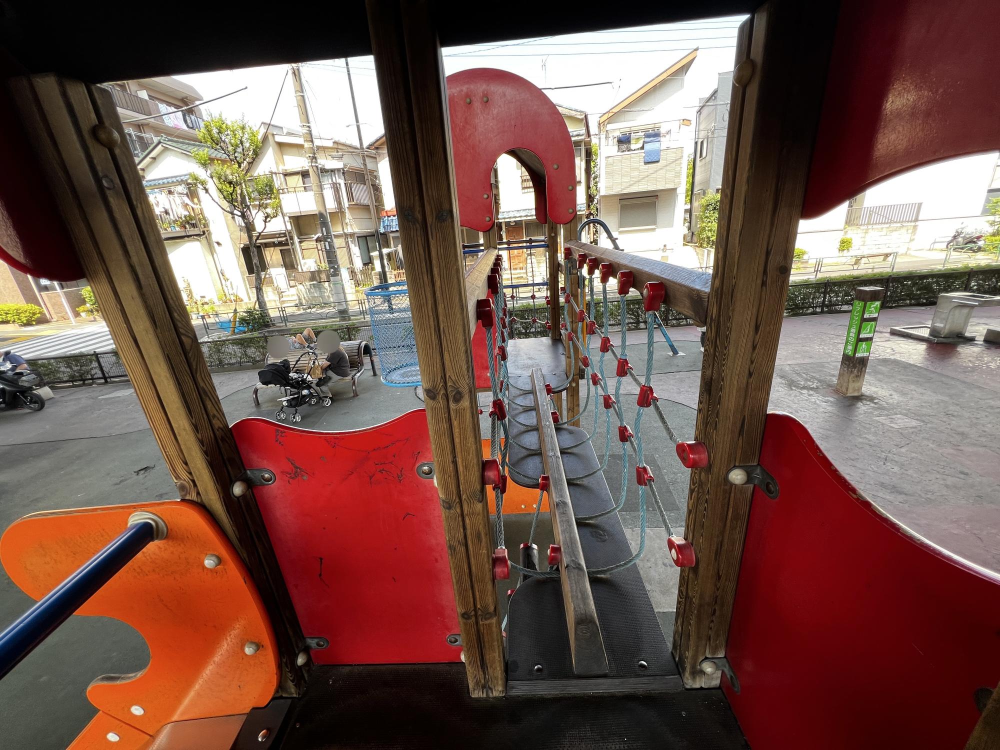 環七高架下南児童遊園