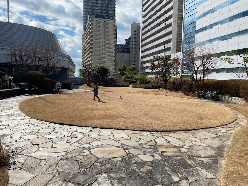 OCAT大阪シティエアターミナル　屋上ガーデン