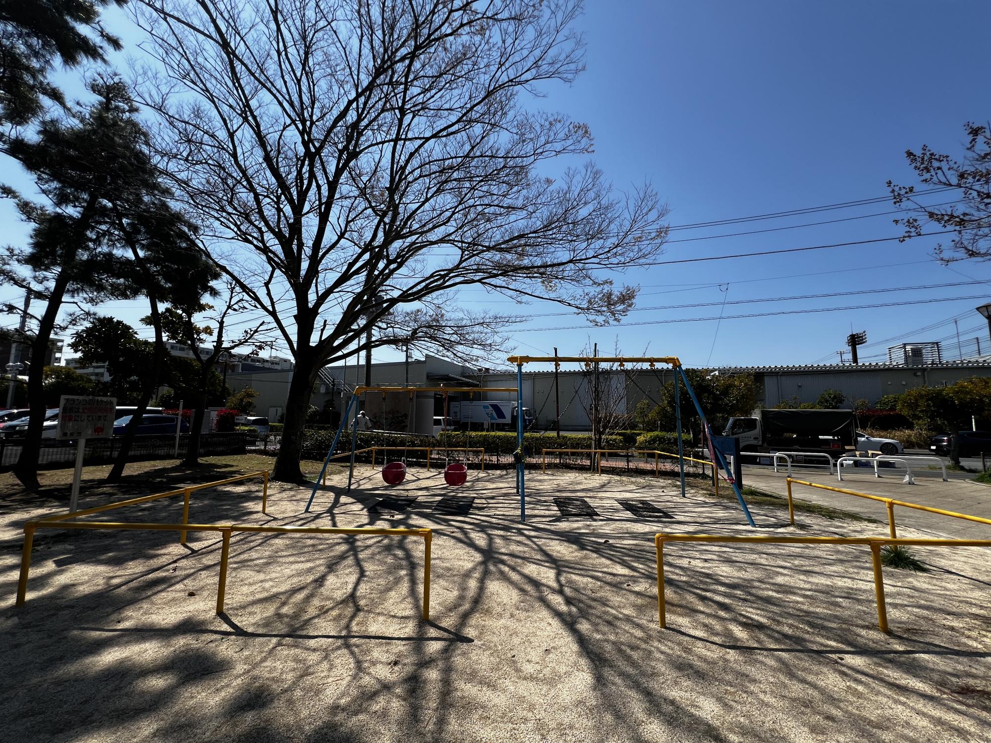 富岡第1街区公園（へび公園）