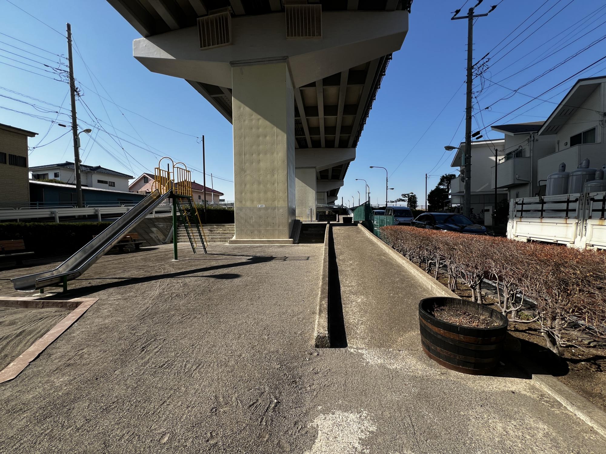 みつばち児童遊園