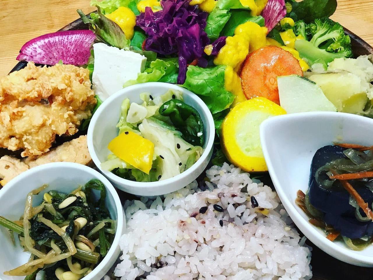 いきてるごはんcafē 鶴麹本店